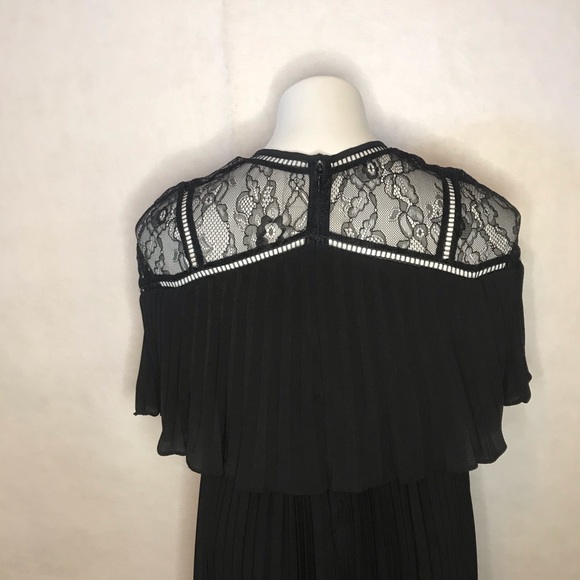 Gianni Bini dress,keyhole v-neckline short sleeve - Picture 6 of 8